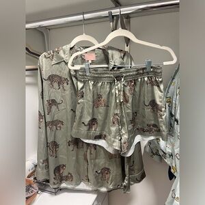 Show me your mumu pajama set SZ small